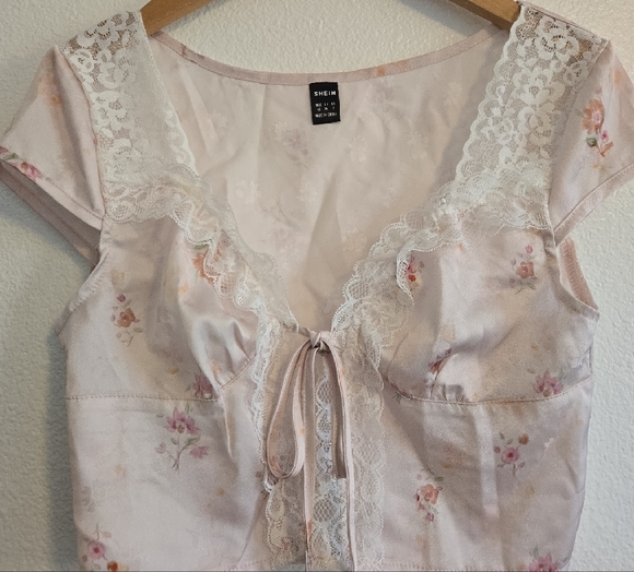 SHEIN Pink Floral Lace Crop Blouse - Picture 2 of 4